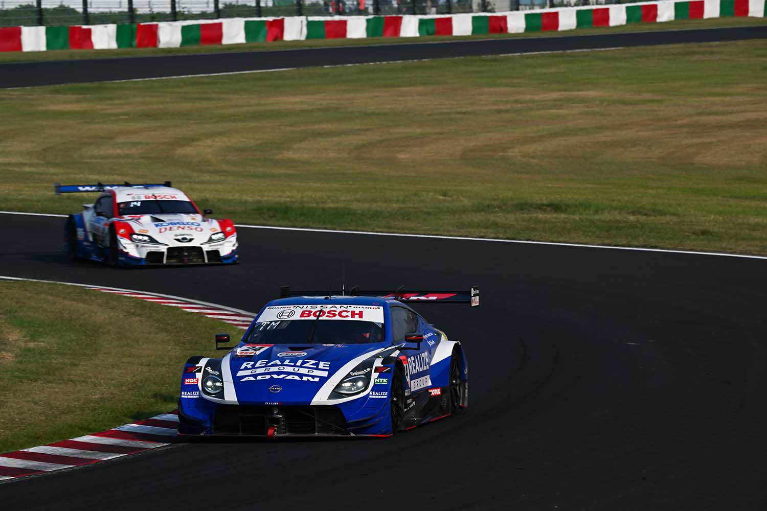 24号車「リアライズコーポレーションADVAN Z」