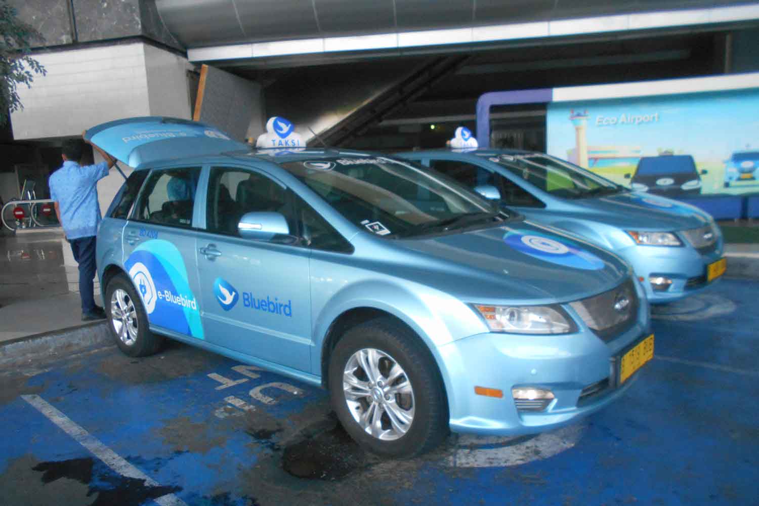 インドネシアのBYD製タクシー 〜 画像6