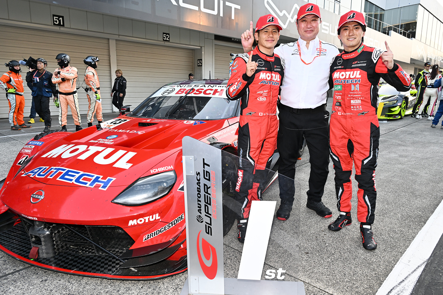 GT500では23号車MOTUL AUTECH Zが優勝