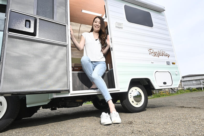 「車中泊女子」黒木美珠のVehicle&Life 【Vol.７】　誰もが憧れる秘密基地じゃん！　軽キャンピングカーの中は夢の空間だった