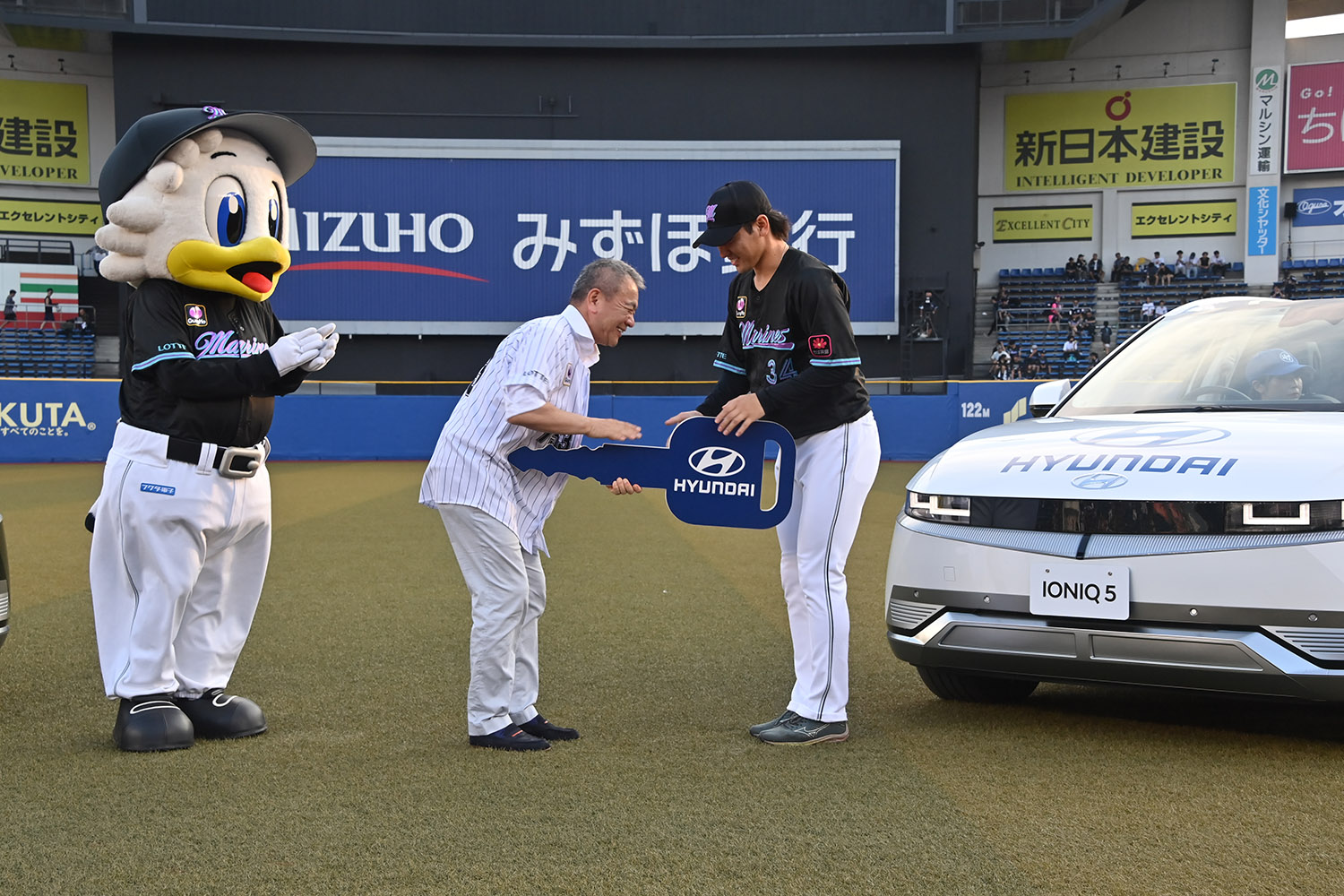 千葉ロッテマリーンズにリリーフカーとしてヒョンデ IONIQ5を２台贈呈 〜 画像4