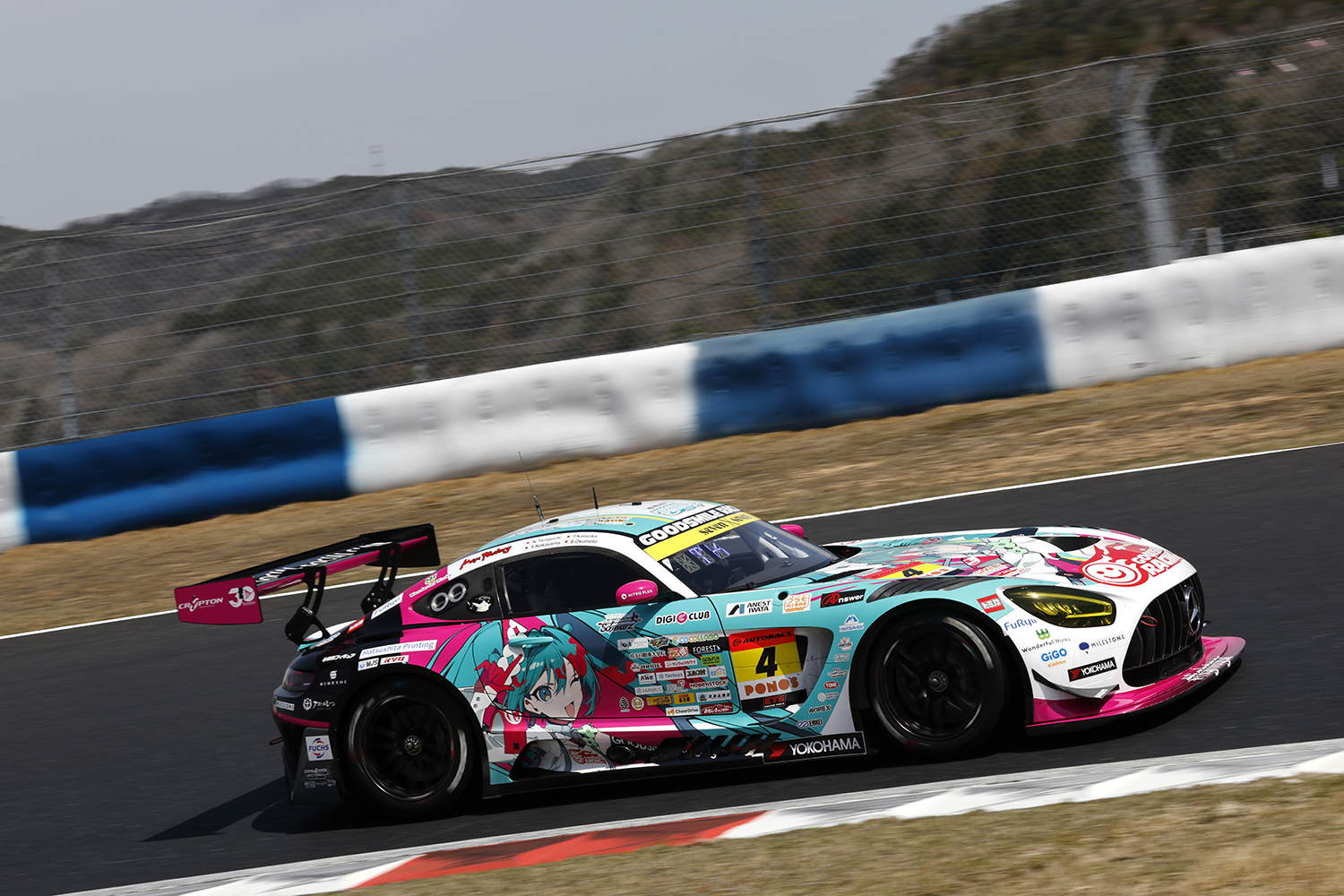 ４号車 GOODSMILE RACING & TeamUKYO