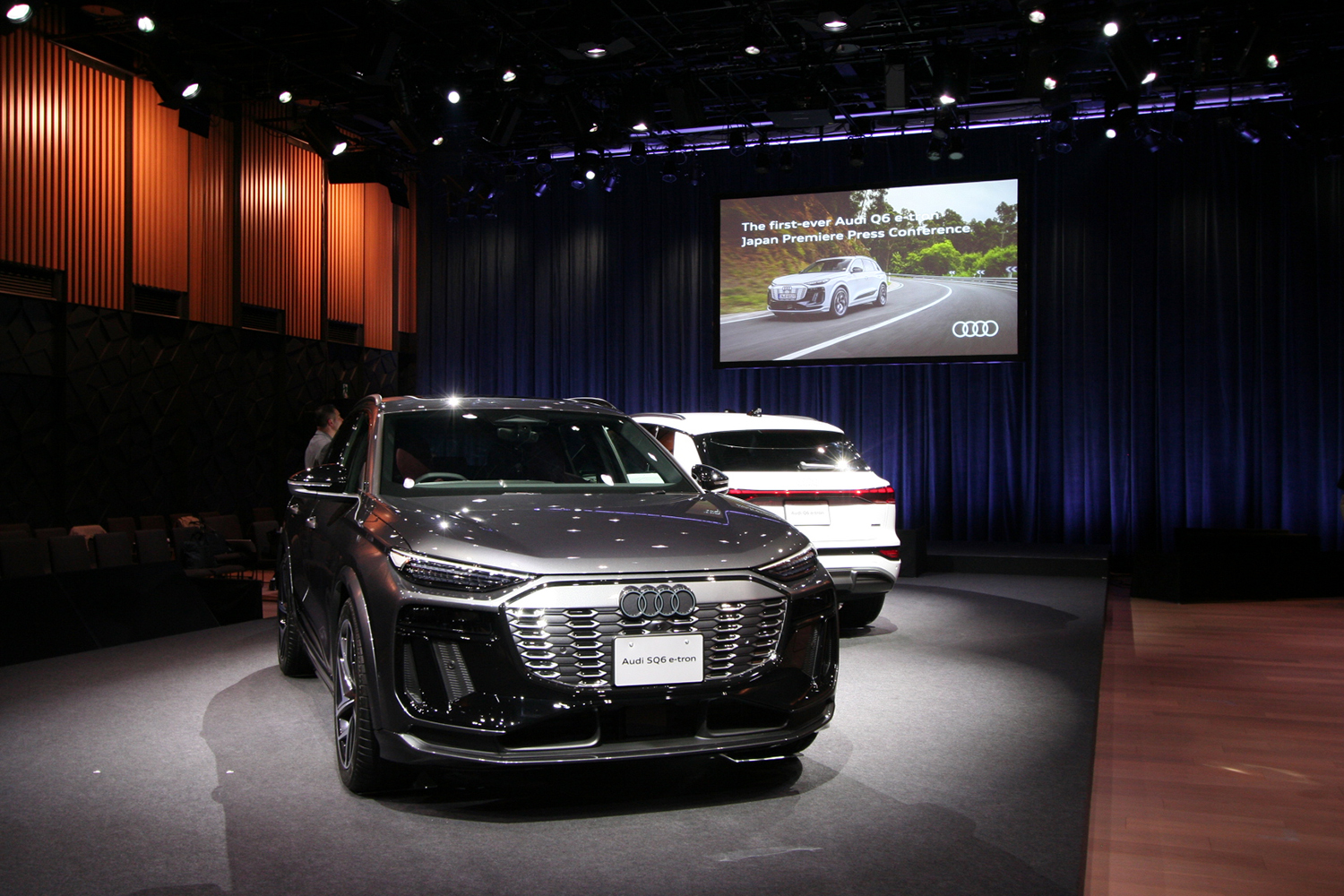 アウディ SQ6 e-tron