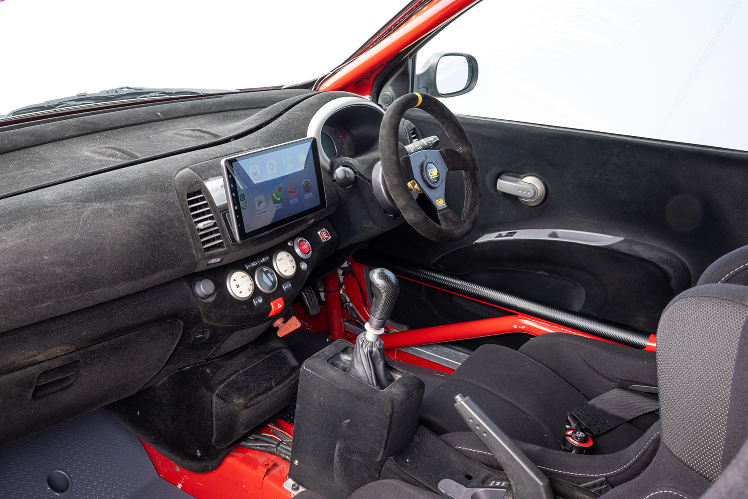 日産マイクラ350SR（2025年モデル）の車内