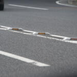 【画像】不要な知識かもしれないけどぜひとも同乗者にドヤってくれ！　道路で見かける「視線誘導標」の名称と役割を知ればもっとドライブが楽しくなる!! 〜 画像3