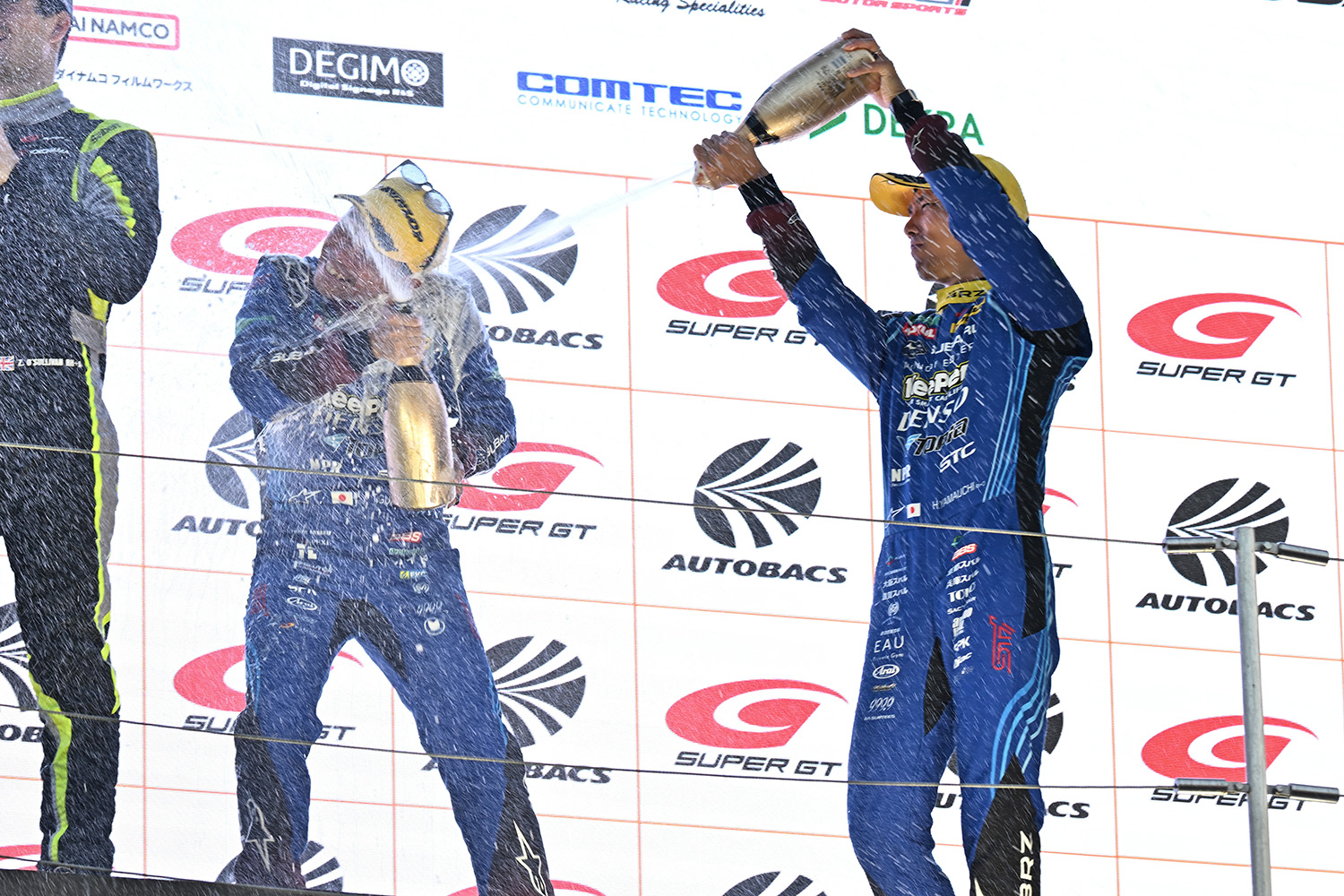 スーパーGT第５戦鈴鹿でスバル BRZが久々の表彰台を獲得 〜 画像22