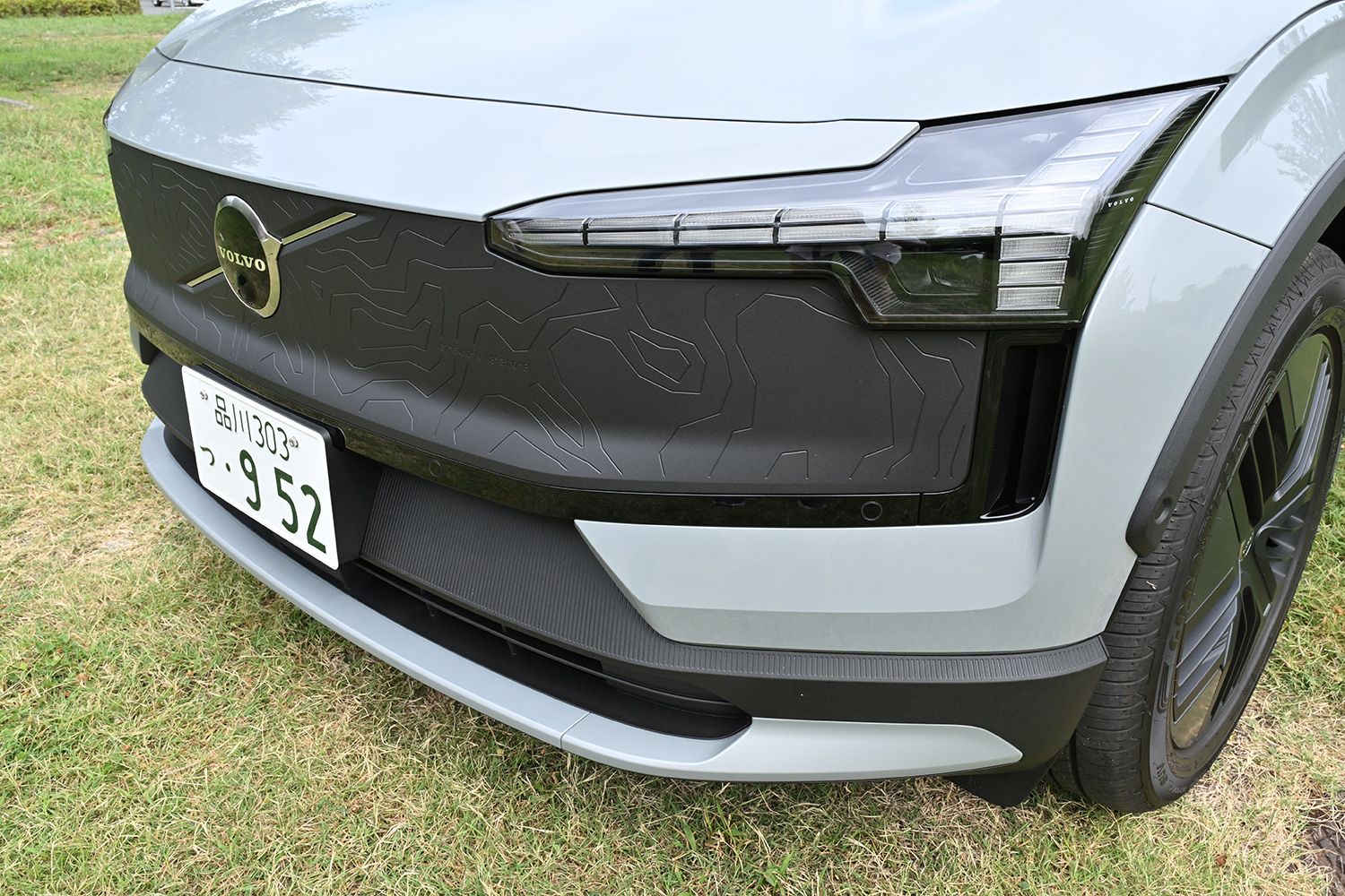 ボルボ EX30 Cross Countryのグリル