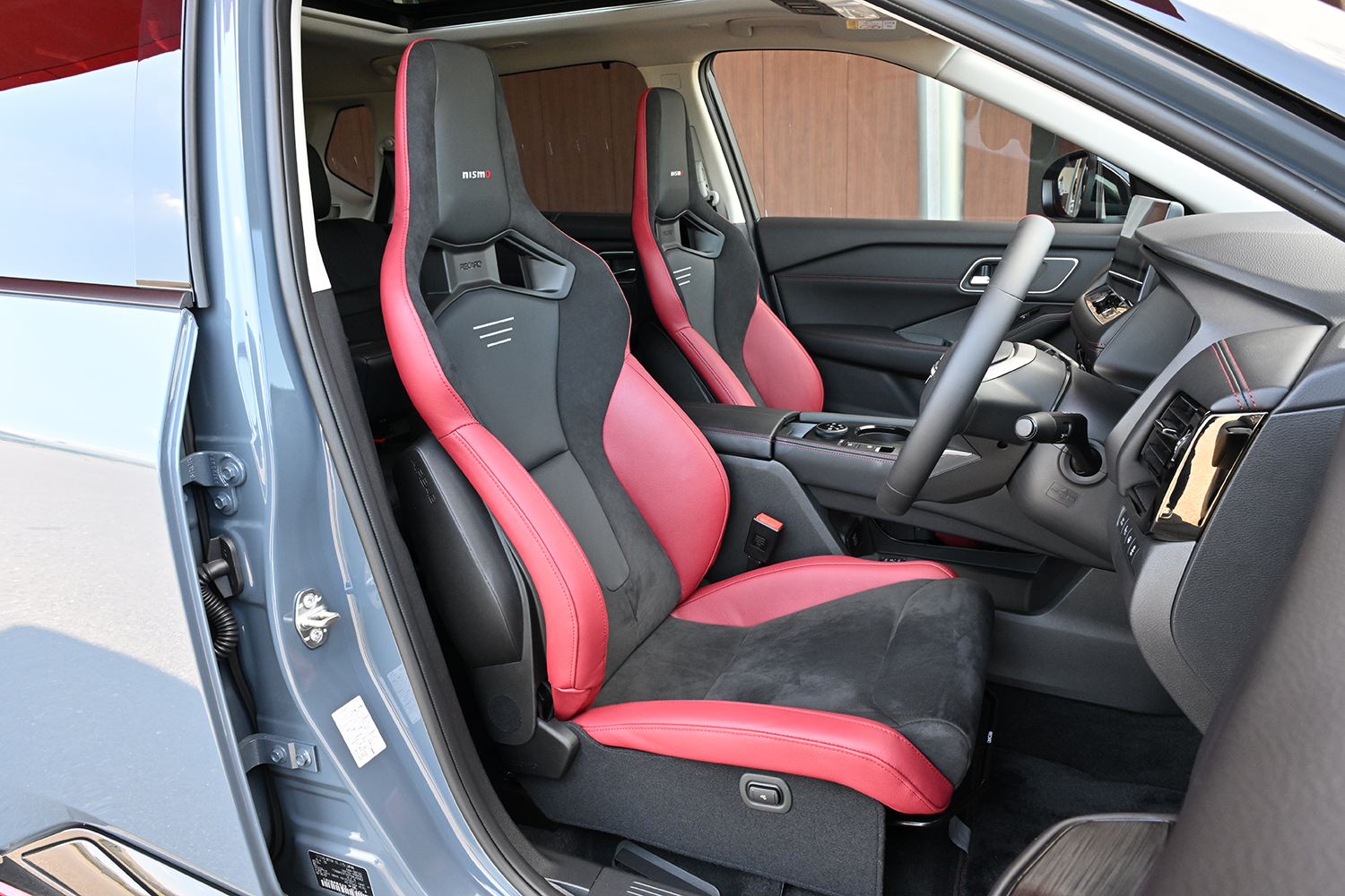 日産エクストレイルe-POWER NISMOの純正オプションRECAROシート