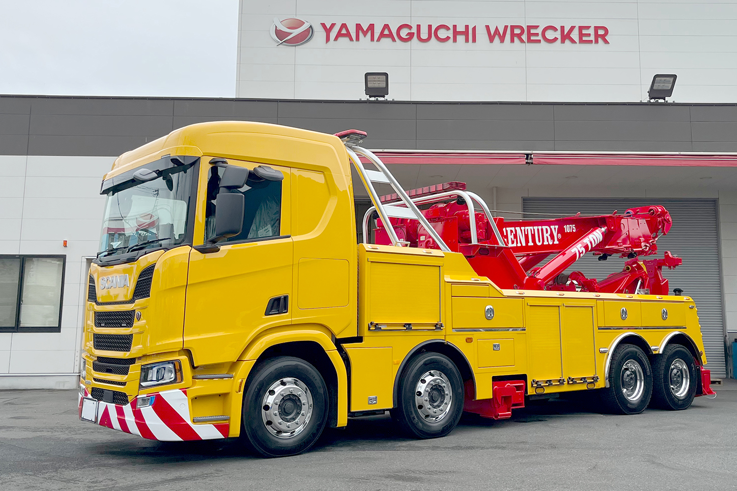 センチュリー1075/ニーブーム型 75トンレッカー車のフロントスタイリング 〜 画像7