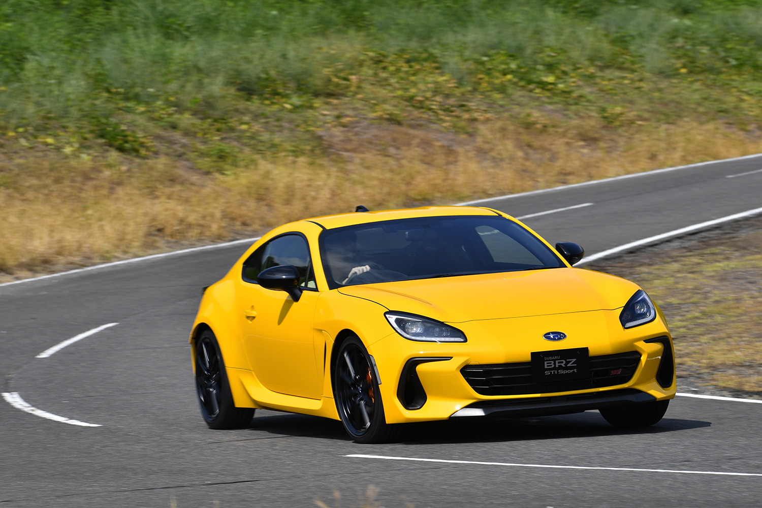 現行モデルでも人気の特別仕様車「BRZ STI Sport イエローエディション」を発売
