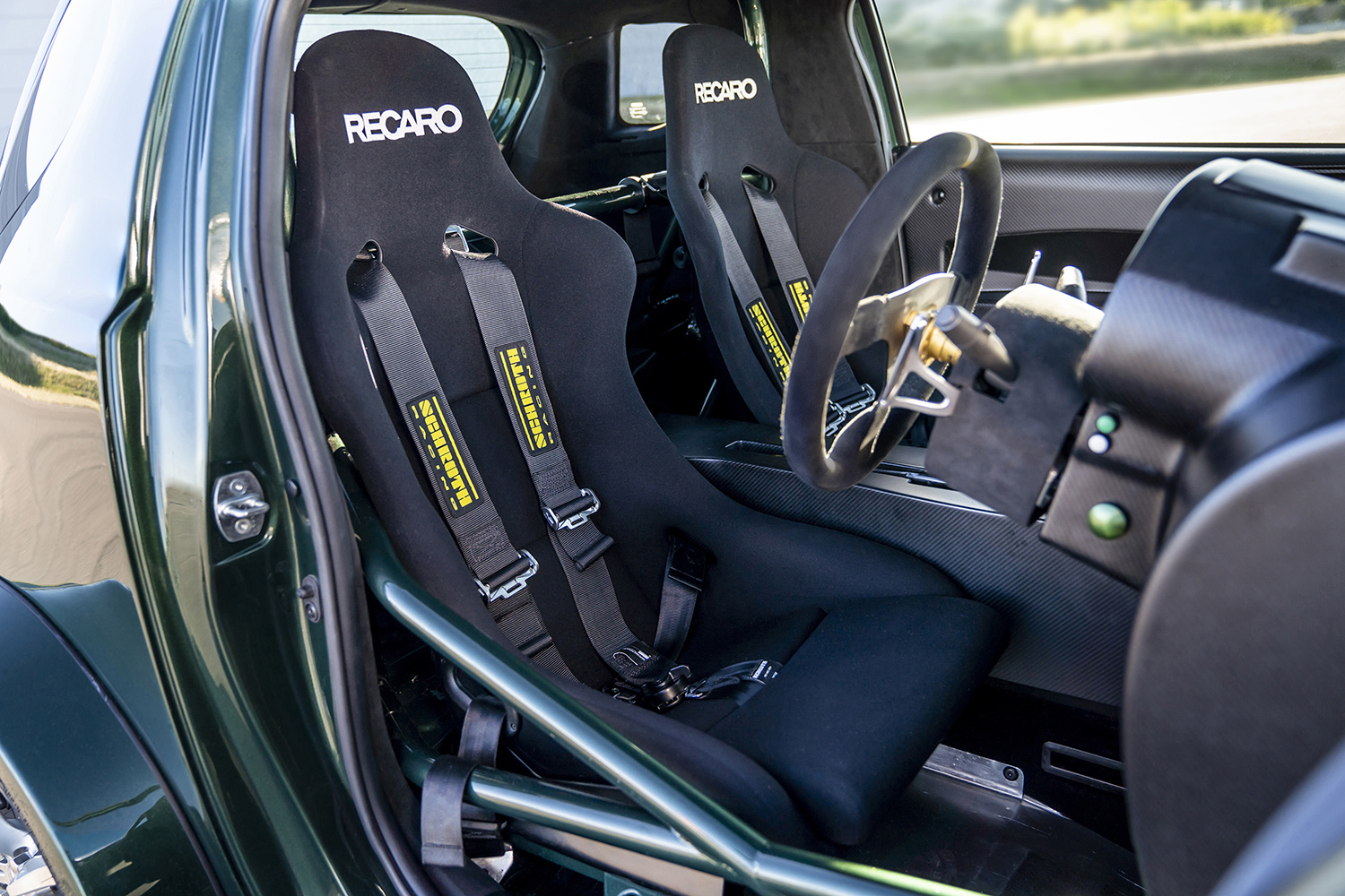 ヴァンテージのエンジンを搭載した「V8シグネット」がモンスターすぎた 〜 画像10