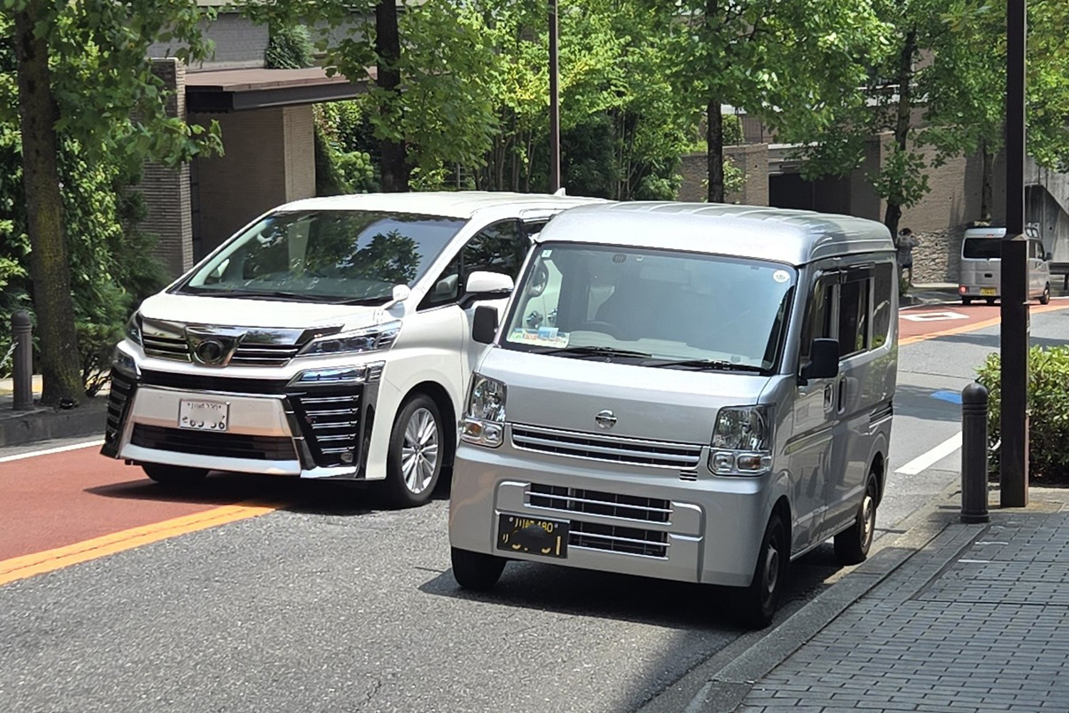路駐された軽バン
