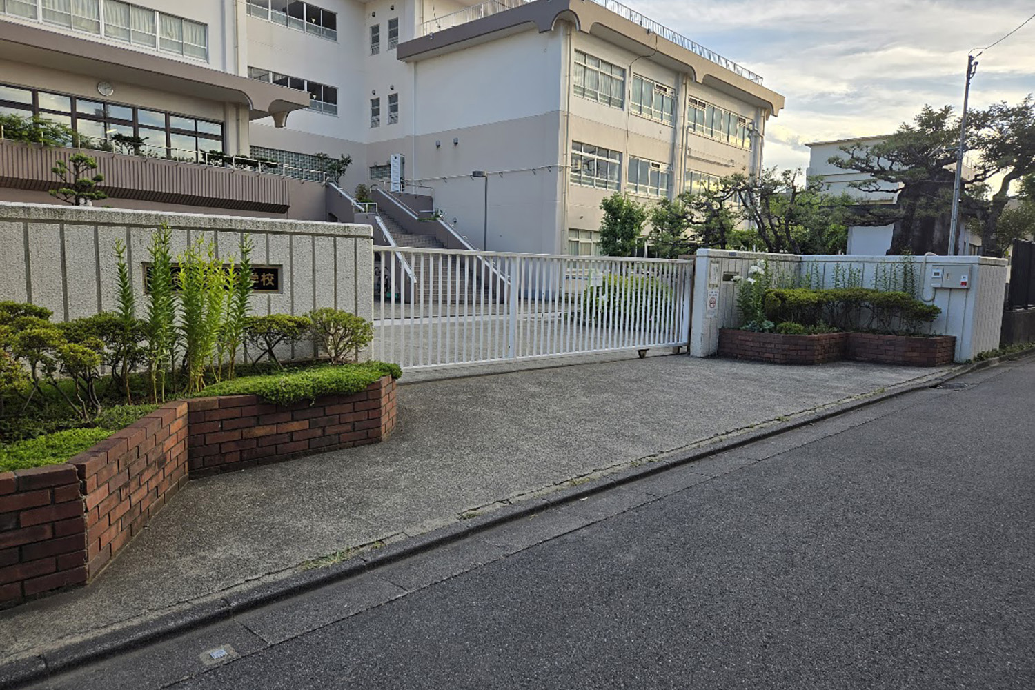 学校の校門