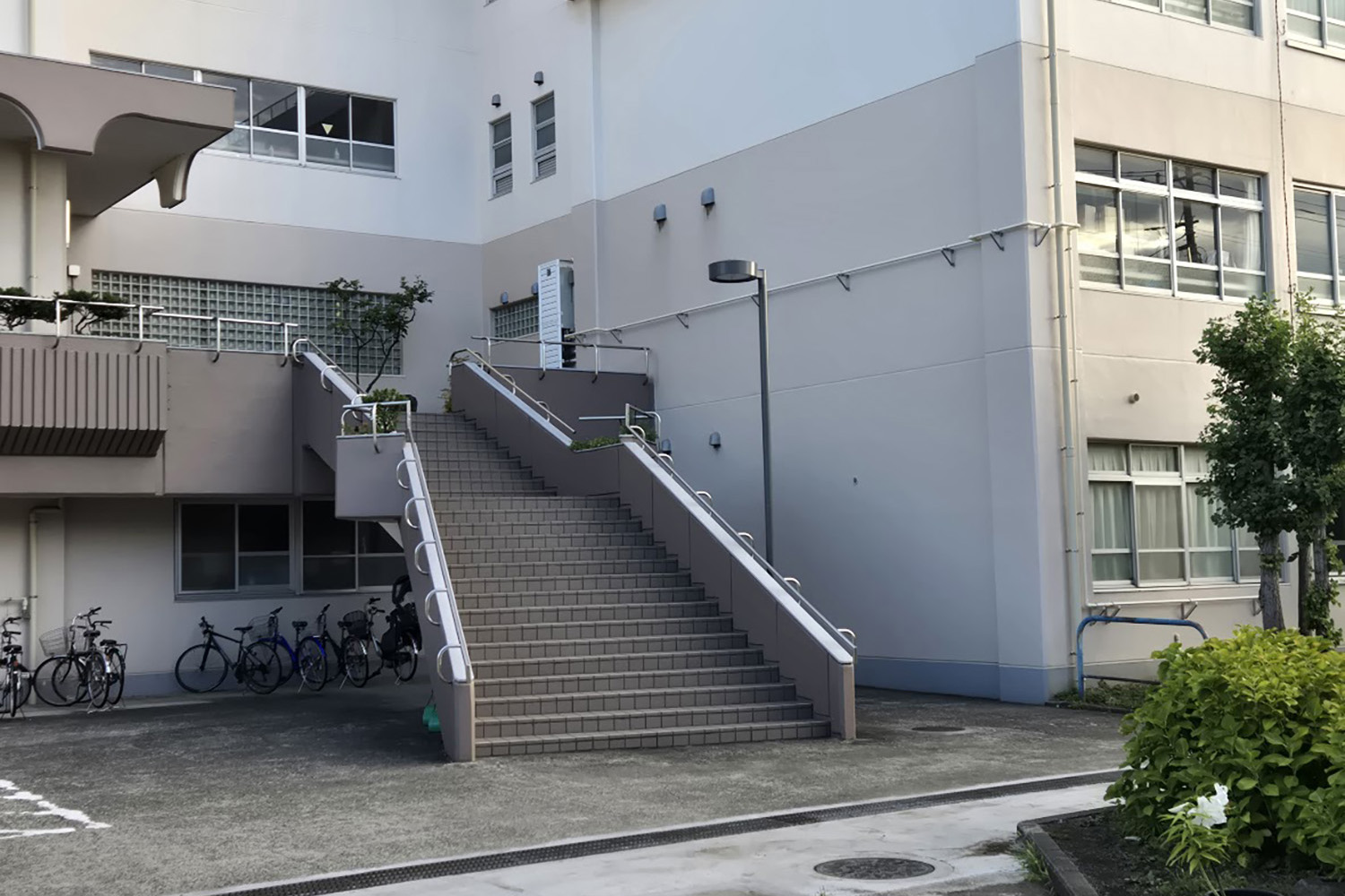 学校の階段 〜 画像6