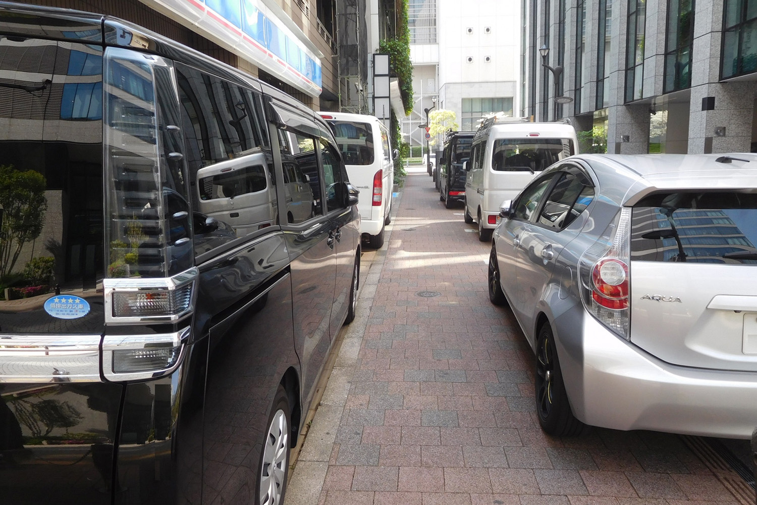 びっしりと駐車された車両 〜 画像9