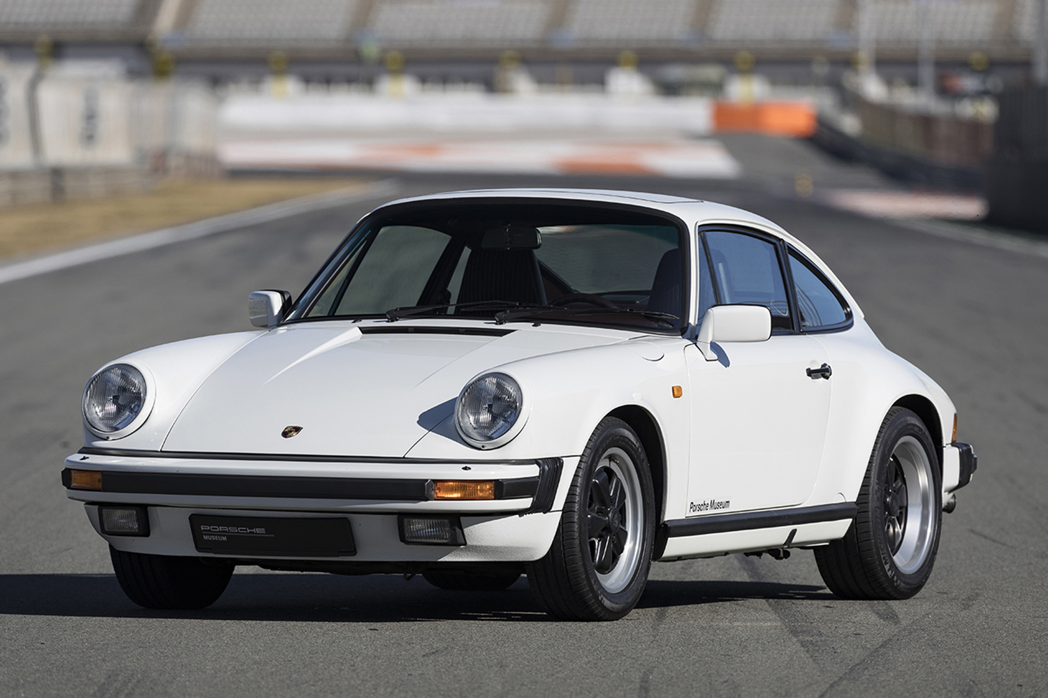 ポルシェ911のフロントスタイリング
