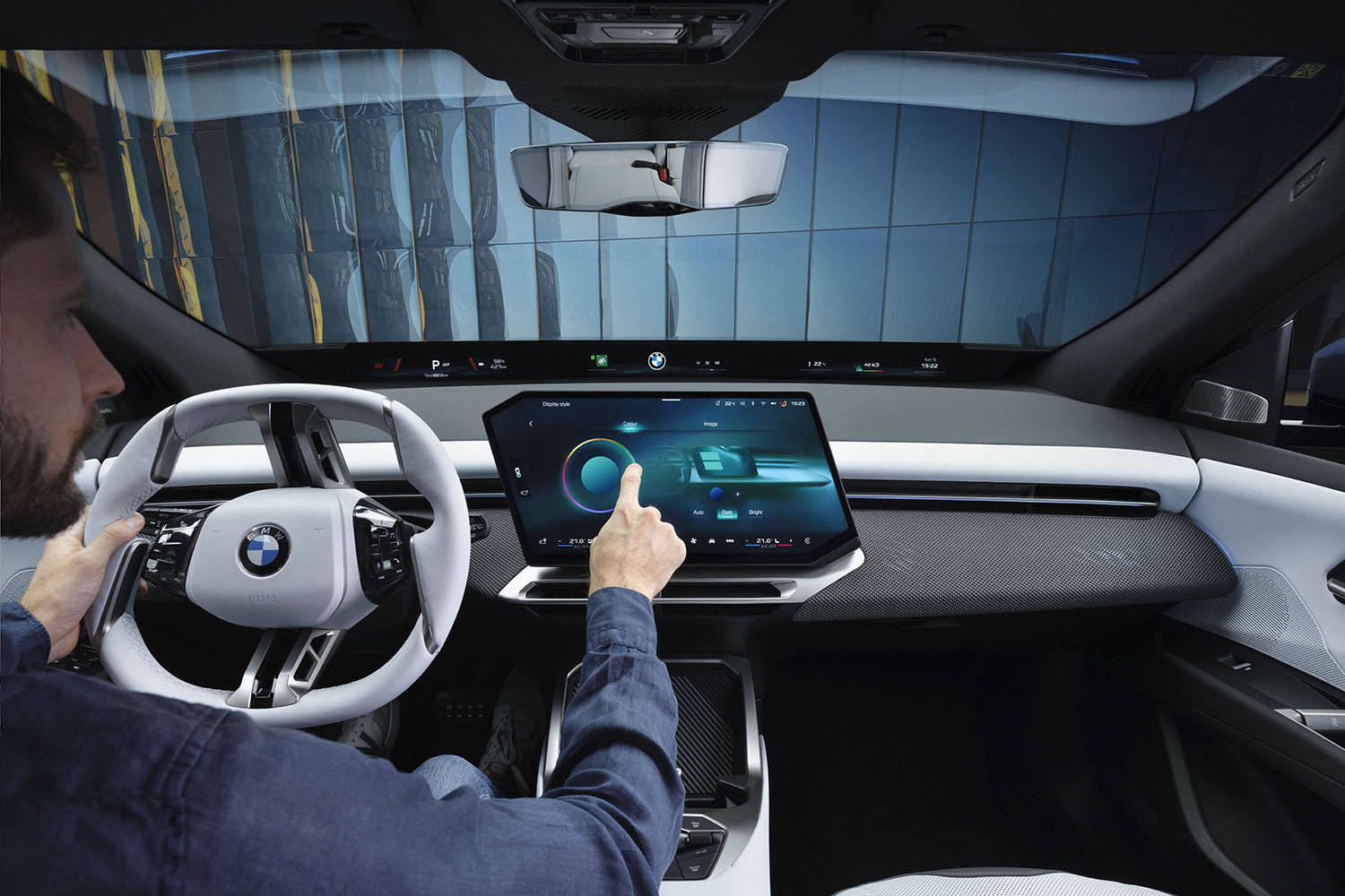 小さくなったキドニーグリルに賛否両論のBMW iXをデザインのプロが斬る 〜 画像4