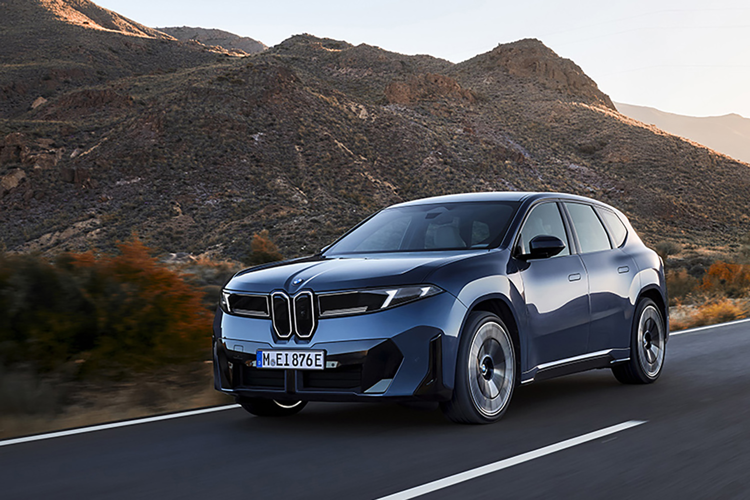 小さくなったキドニーグリルに賛否両論のBMW iXをデザインのプロが斬る 〜 画像11