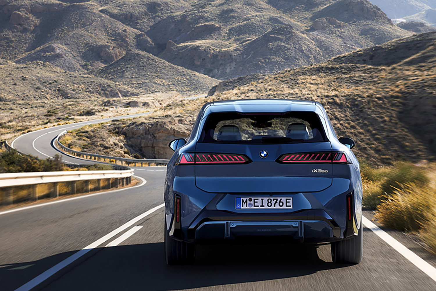 小さくなったキドニーグリルに賛否両論のBMW iXをデザインのプロが斬る 〜 画像14