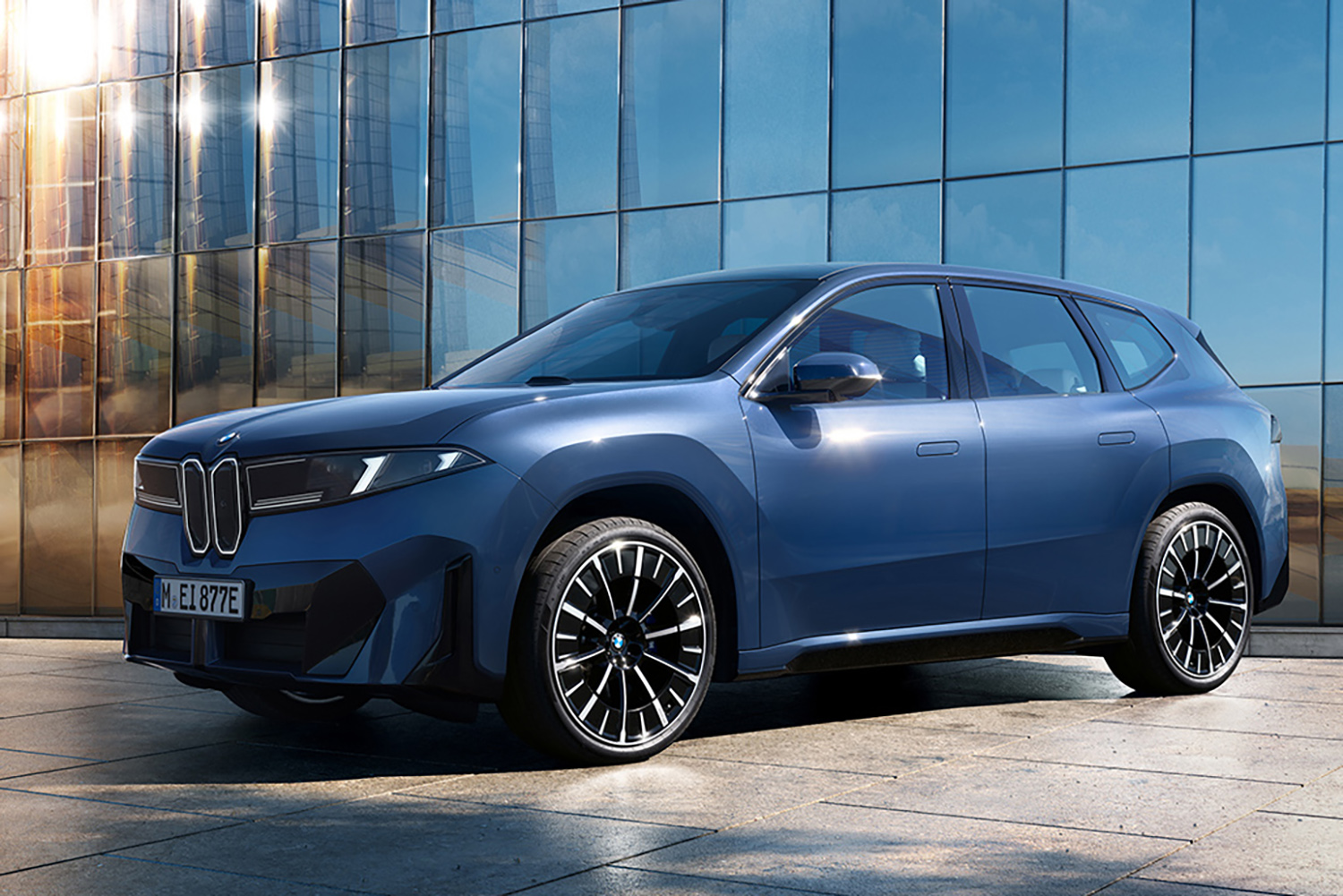 小さくなったキドニーグリルに賛否両論のBMW iXをデザインのプロが斬る 〜 画像17