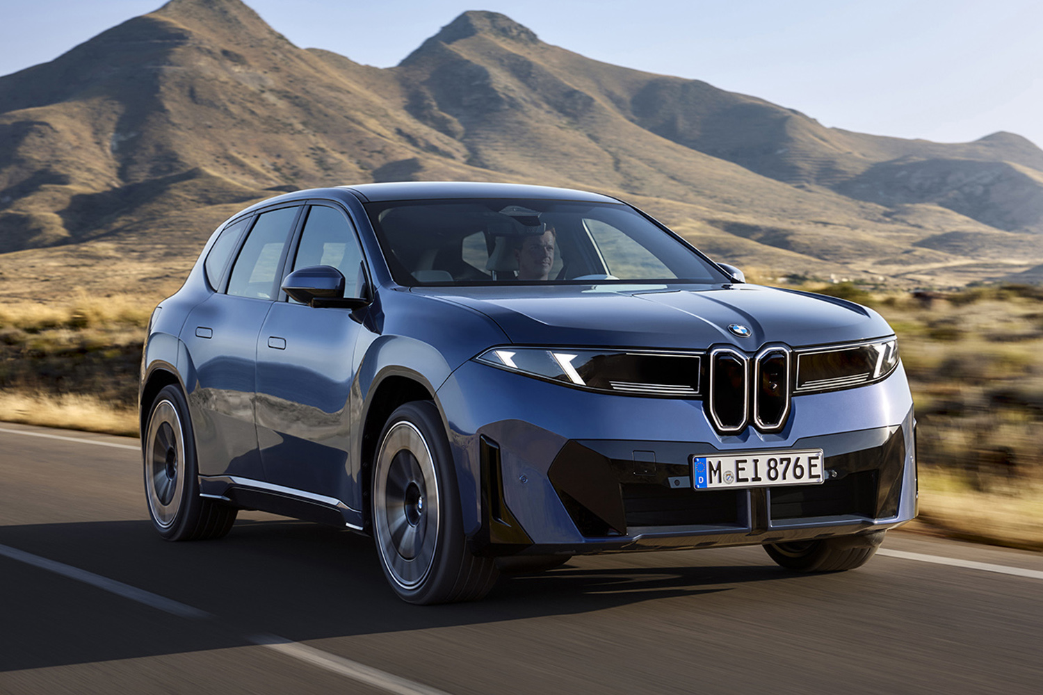 小さくなったキドニーグリルに賛否両論のBMW iXをデザインのプロが斬る 〜 画像25