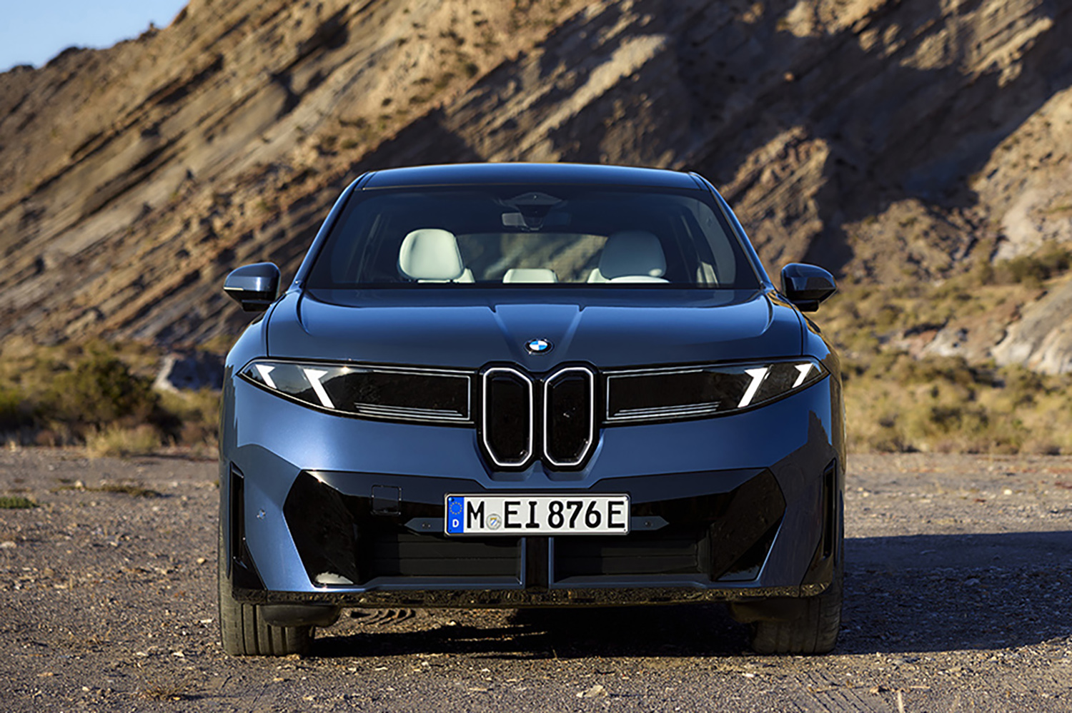 小さくなったキドニーグリルに賛否両論のBMW iXをデザインのプロが斬る 〜 画像36