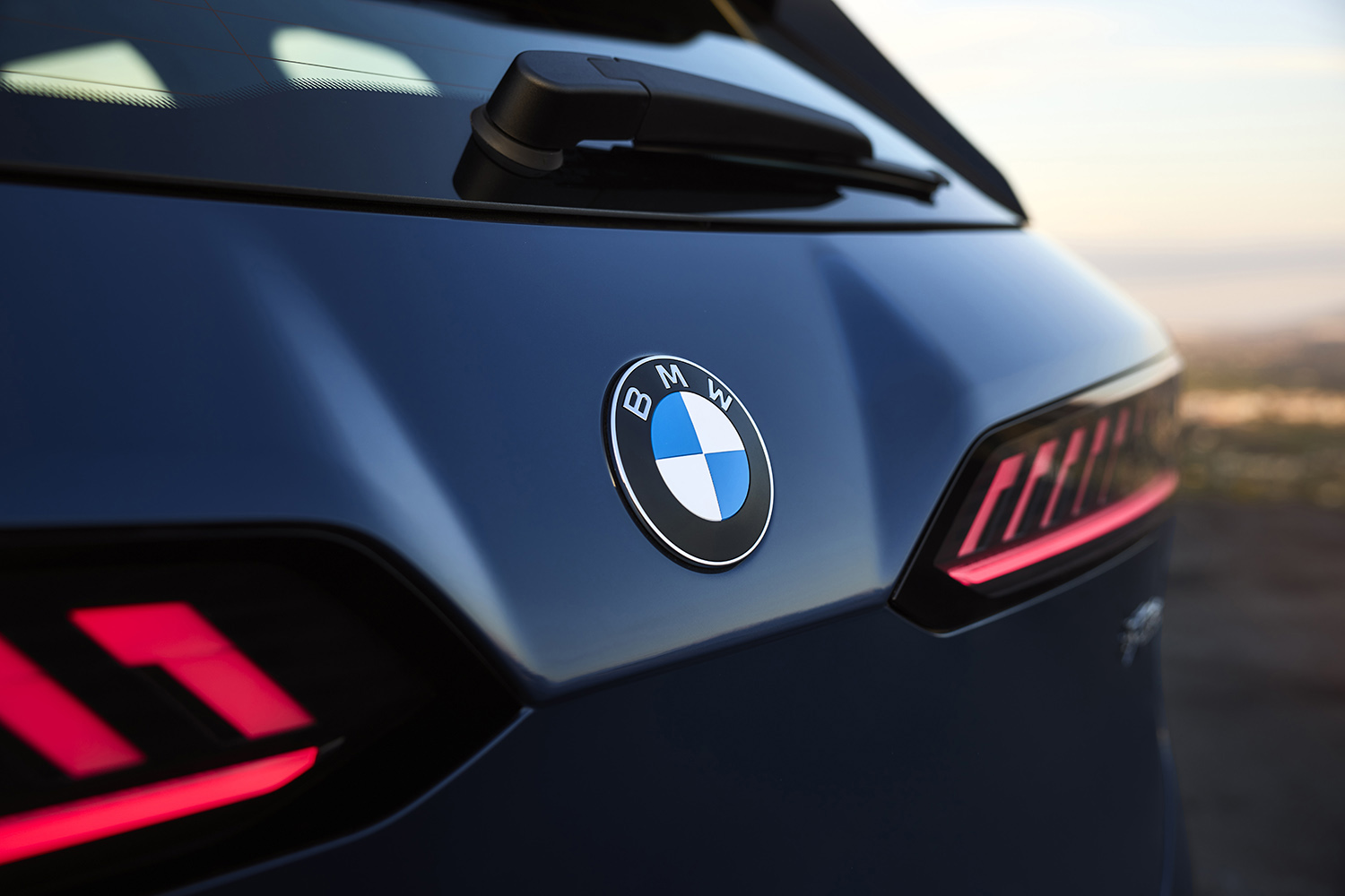 BMW iX3のリヤエンド 〜 画像38