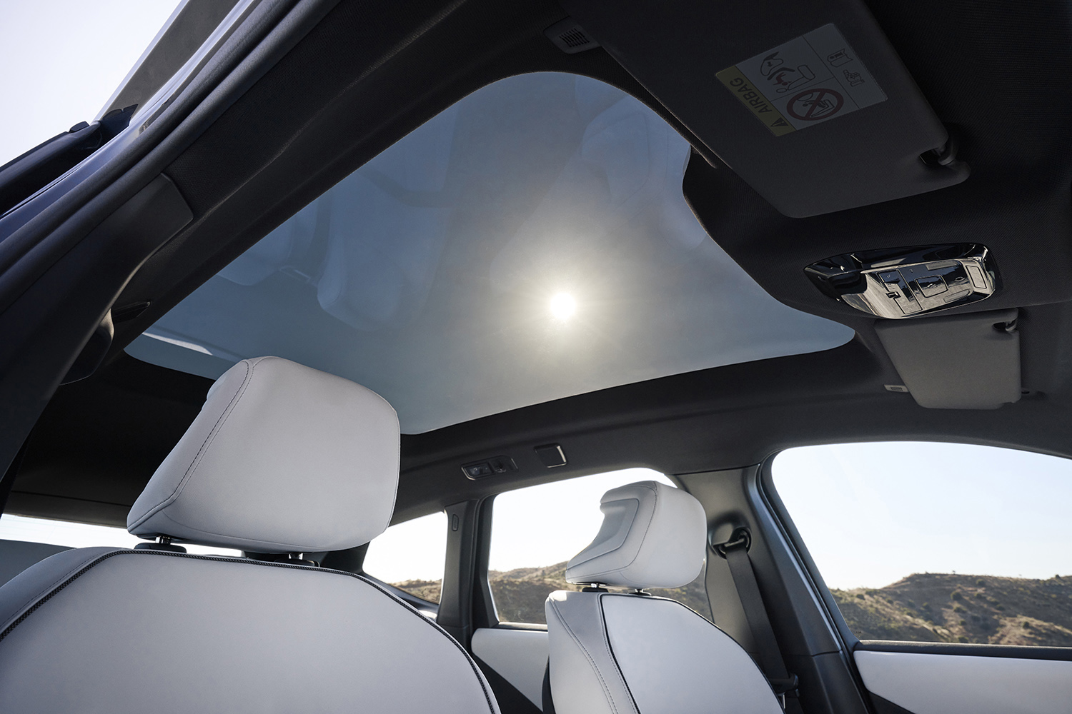 小さくなったキドニーグリルに賛否両論のBMW iXをデザインのプロが斬る 〜 画像50