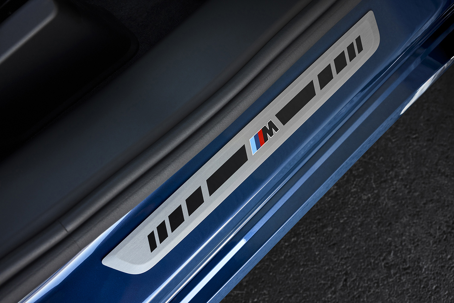 小さくなったキドニーグリルに賛否両論のBMW iXをデザインのプロが斬る 〜 画像51