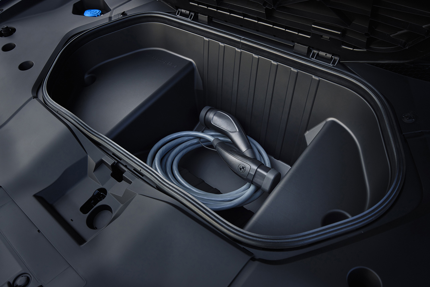 小さくなったキドニーグリルに賛否両論のBMW iXをデザインのプロが斬る 〜 画像53