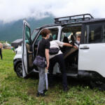 【画像】話題の「超新型デリカミニ」をどこよりも早く展示したのはキャンプ場！　オフロードや登坂の体験もできる「スターキャンプ2025 in 朝霧高原」で三菱車のスゴさを知った 〜 画像8