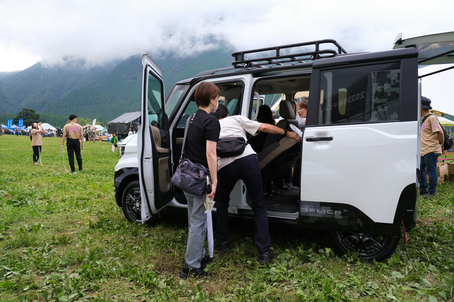まだ発売前の三菱「新型デリカミニ」