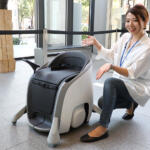 【試乗】アシモ魂が投入された椅子型クルマ！　歩行者に溶け込めるホンダ「UNI-ONE」がついに発売開始!!