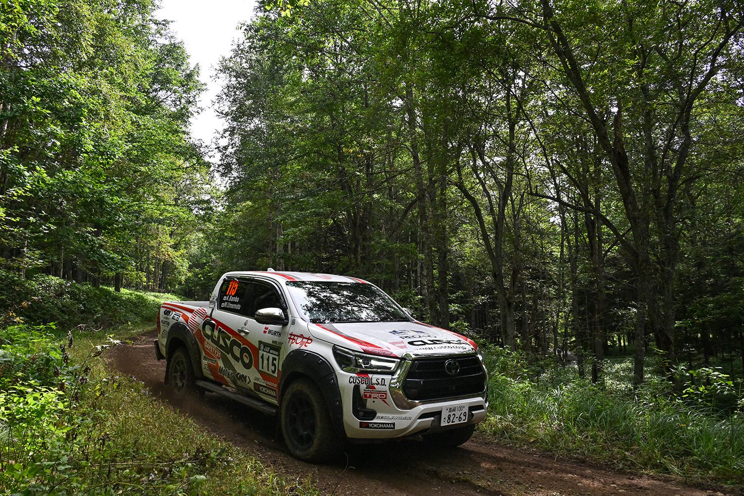 XC-2クラスを優勝した番場彰選手が操るトヨタ・ハイラックス 〜 画像3