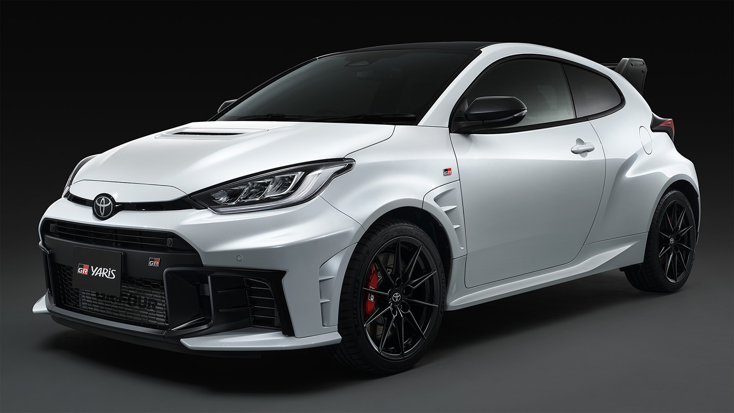 「RZ High performance」+「Aero performance package」のフロントスタイリング」