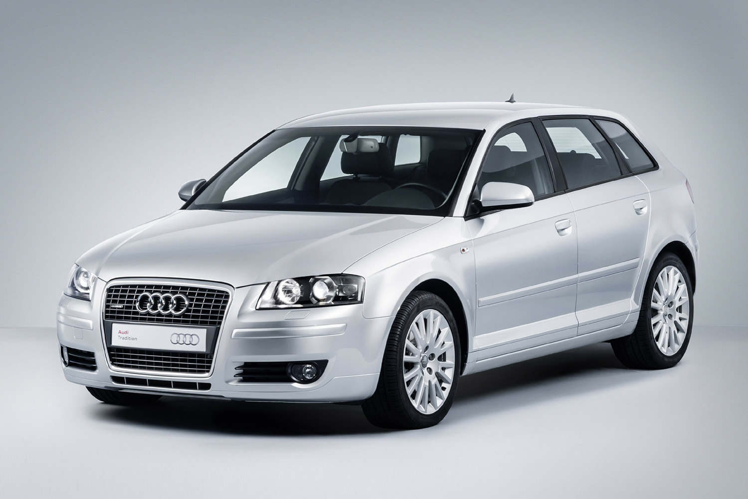 アウディ A3「3.2クワトロ」のフロントスタイリング