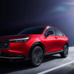 【画像】足まわりとハンドリングを専用チューニングしたハイブリッドの「RS」が誕生！　ホンダ・ヴェゼルに追加された新グレードは「e:HEV RS」だ 〜 画像9