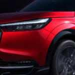 足まわりとハンドリングを専用チューニングしたハイブリッドの「RS」が誕生！　ホンダ・ヴェゼルに追加された新グレードは「e:HEV RS」だ