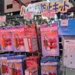 【画像】「ぐ〜すか」「つけまピラー」「キッシューン」ってなに？　トラック用パーツショップは乗用車からは想像もつかない謎のパーツで溢れていた 〜 画像8