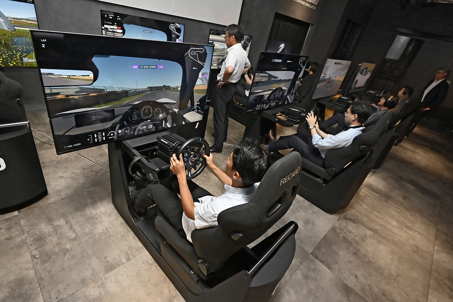 MAZDA SPIRIT RACING ロードスター 12Rにバーチャルで試乗 〜 画像7