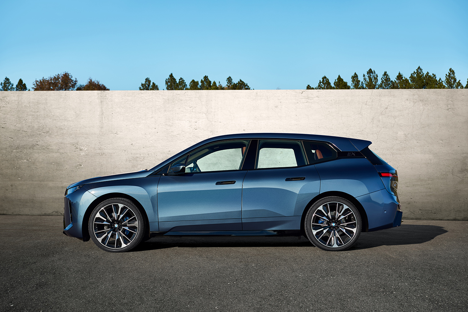 BMW「iX」が一部改良を実施して新グレード追加 〜 画像6