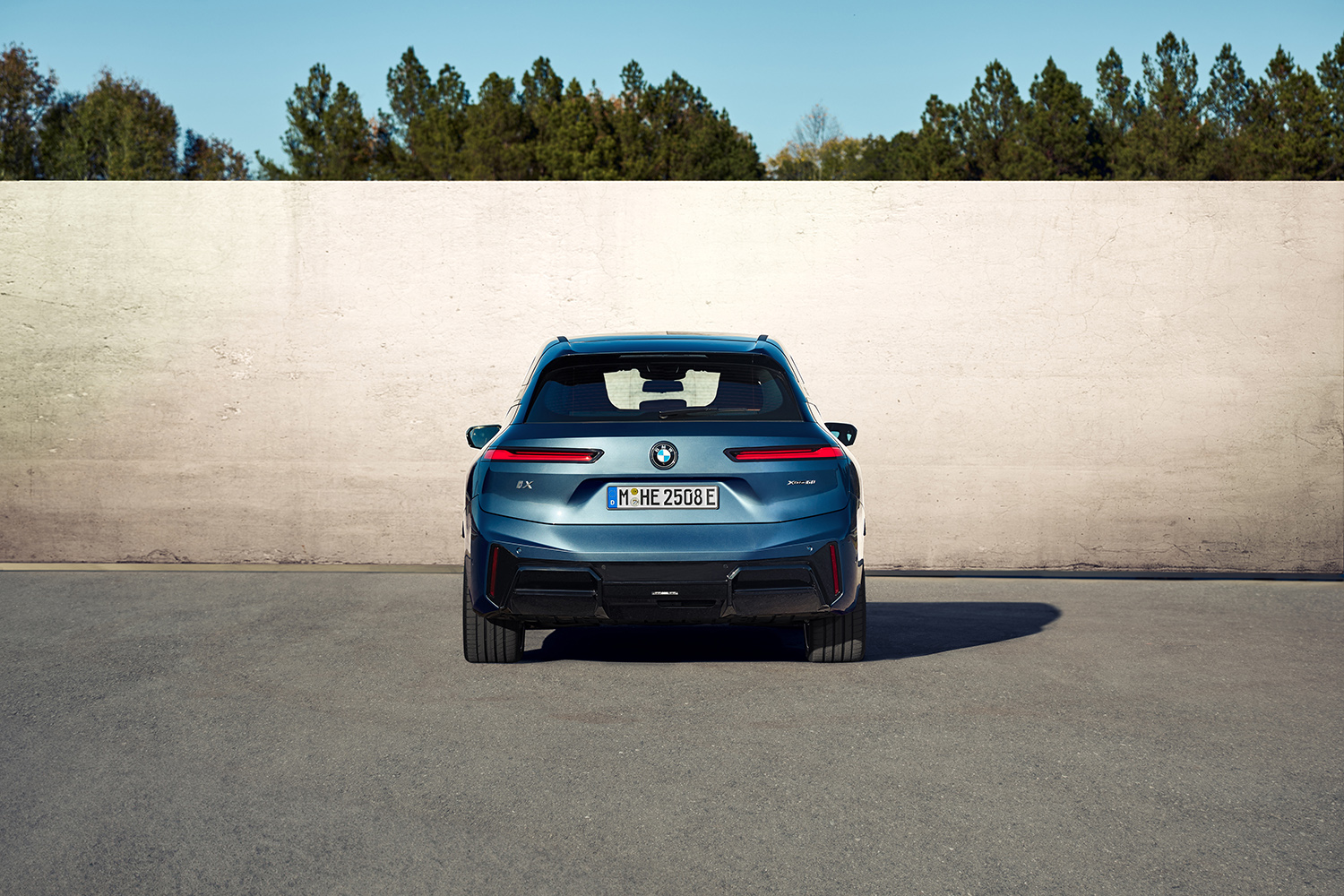 BMW「iX」が一部改良を実施して新グレード追加 〜 画像7