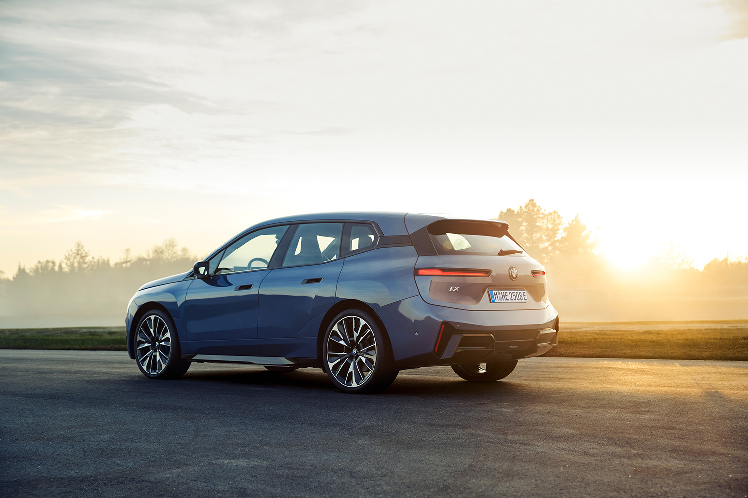 BMW「iX」が一部改良を実施して新グレード追加 〜 画像9