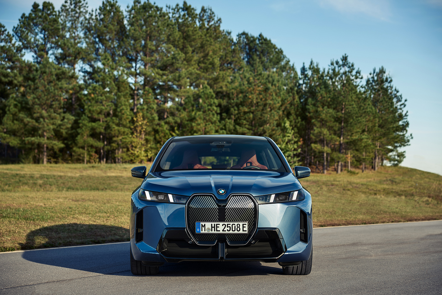 BMW「iX」が一部改良を実施して新グレード追加 〜 画像12