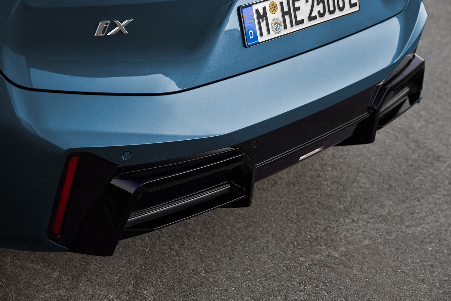BMW「iX」が一部改良を実施して新グレード追加 〜 画像21