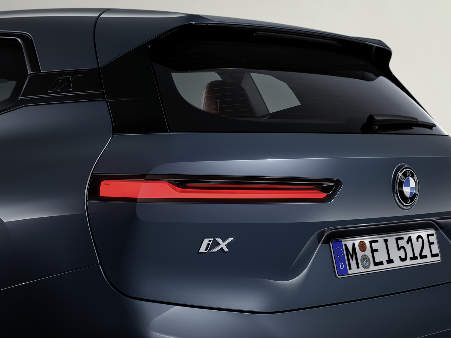BMW「iX」が一部改良を実施して新グレード追加 〜 画像31