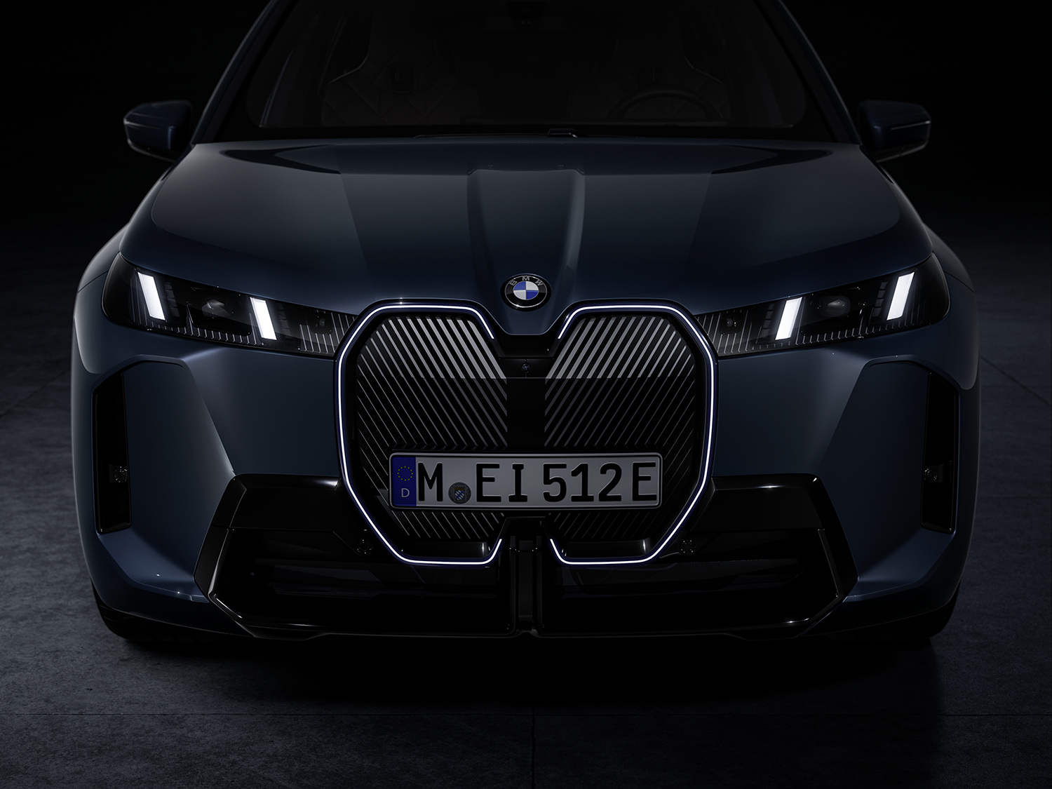 「BMW iX xDrive60」のデイライト 〜 画像35