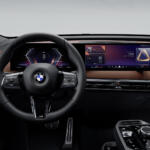 【画像】国内BMW最強トルクの「Mパフォーマンス」かそれとも一充電走行距離最長の「Mスポーツ」か！　「iX」が一部改良を実施して新グレード追加 〜 画像37