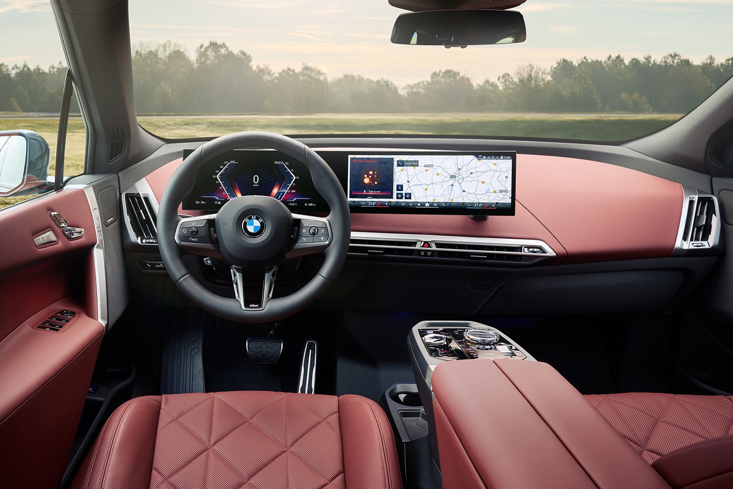 BMW「iX」が一部改良を実施して新グレード追加 〜 画像44