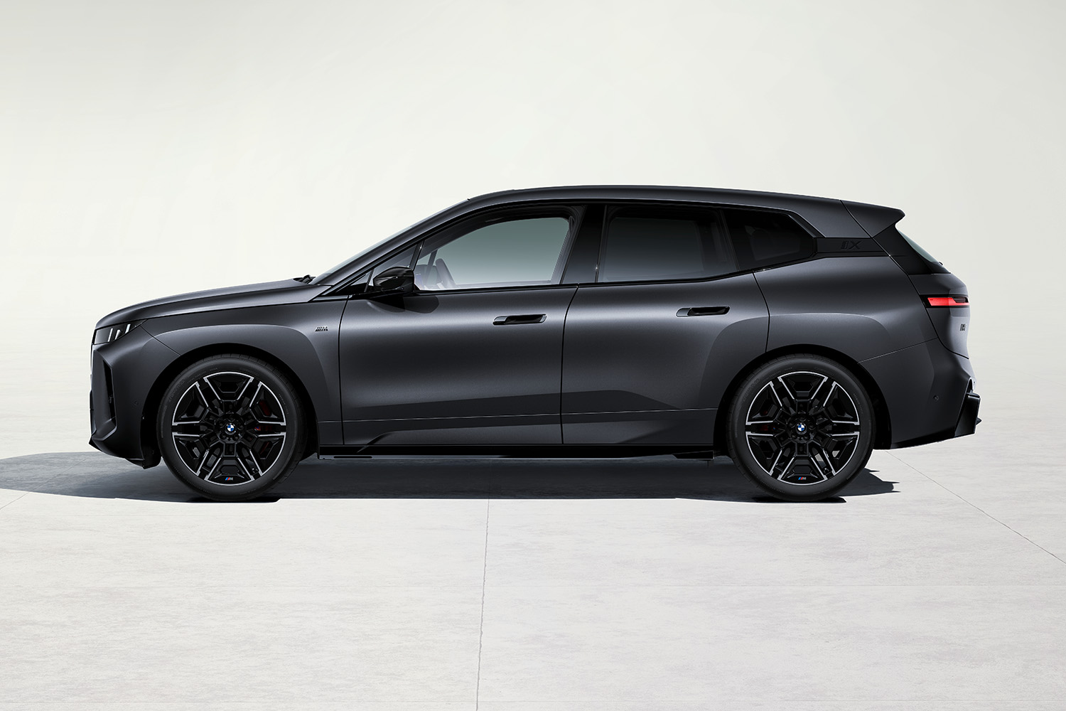 BMW「iX」が一部改良を実施して新グレード追加 〜 画像50